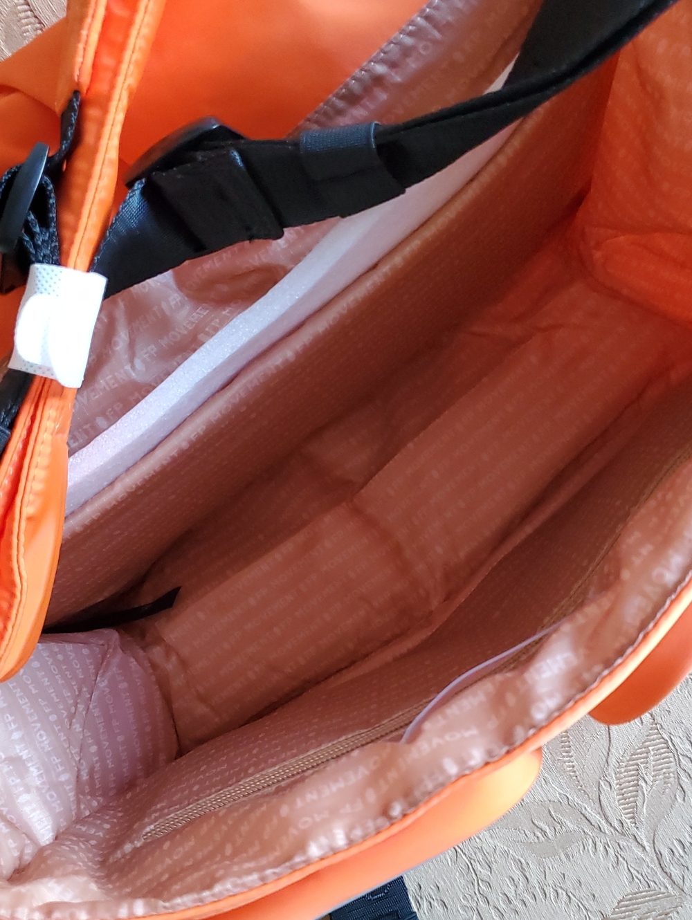 FP Movement In Motion Messenger Bag/Orange - Picture 11 of 15